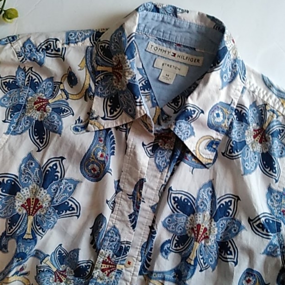 Tommy Hilfiger Button up paisley Top